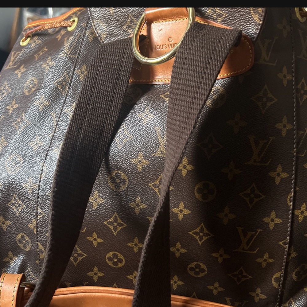 Backpack - Picture 6 of 8